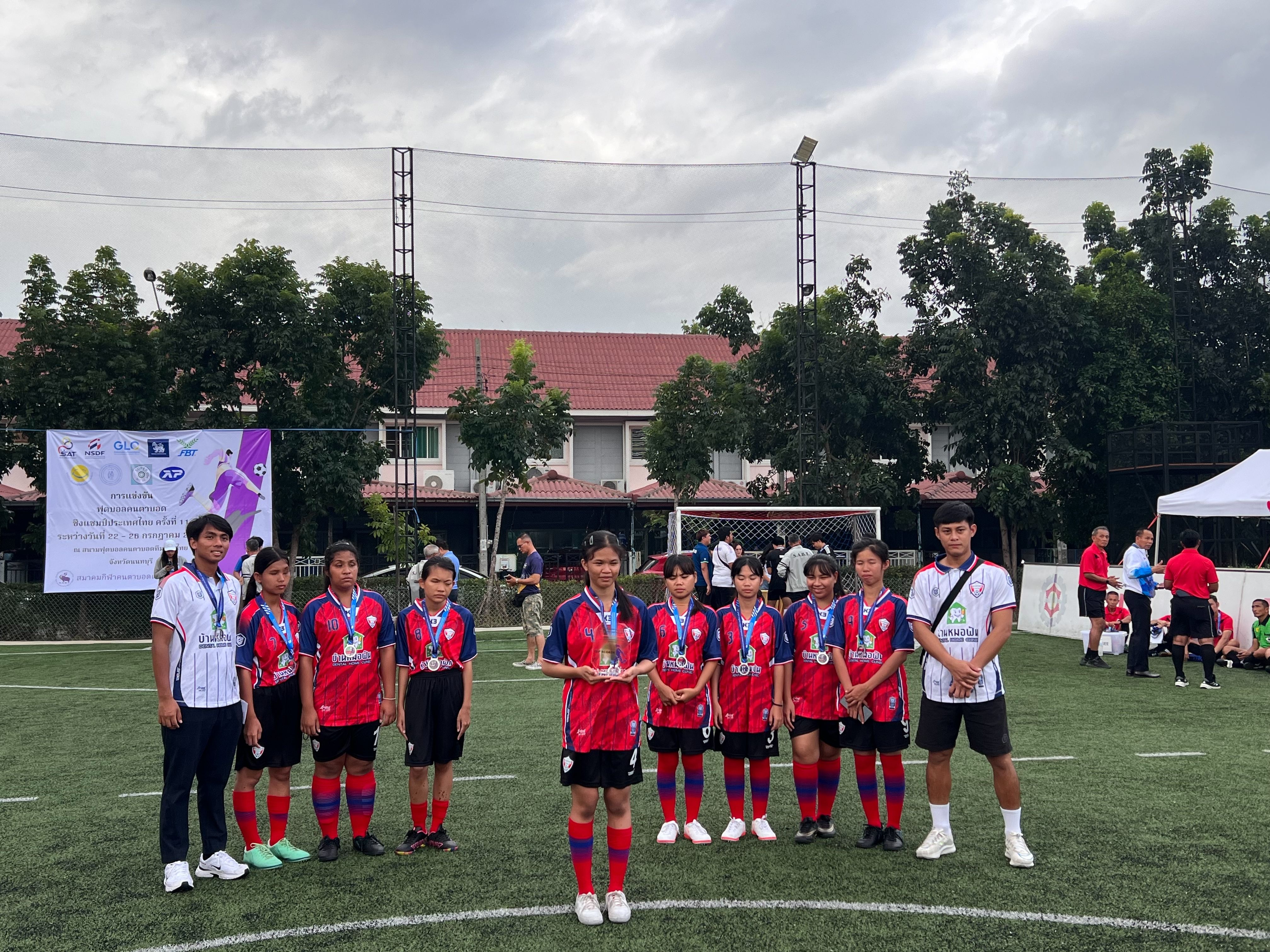 ด.ญ.นภาวดี การเพียร ยังคว้ารางวัลโล่รางวัลดาวซัลโวหญิง ผู้ทำประตูฝ่ายหญิงได้ถึง 3 ประตู ถือเป็นผู้ที่ทำประตูได้สูงสุดในทีมหญิง ในปีนี้